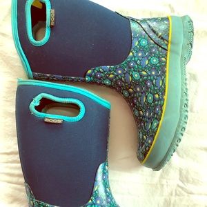 Bogs Boots size kids 4